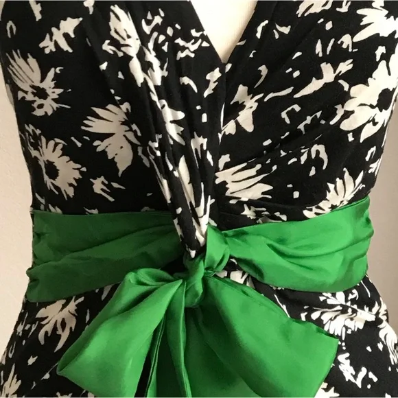 Anthropologie Floral Top Green Satin Sash NWT Size XS Preppy Cottagecore Y2K NDS - Picture 7 of 11